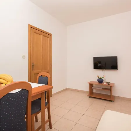 Ivka Apartment *